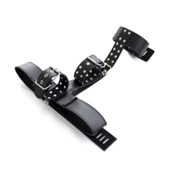 Alternative toys and clothing of the couple's appeal to tie the supply of leather goods leather red black shackles in Dunhuang