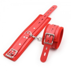 Both men and women wear leather handcuffs offbeat toy handcuffs lock hemming hot black women's apparatus
